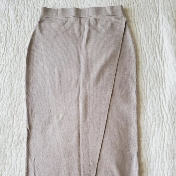 SKIRT SIZE S SCOOP KNIT MIDI ELASTIC WAIST COLOR BEIGE EXCELLENT CONDITION - Picture 3 of 5
